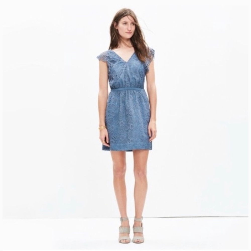 Madewell Lace Flutter Sleeve Dress in Blue size 0 F2595 Double V-Neck Lined Cap